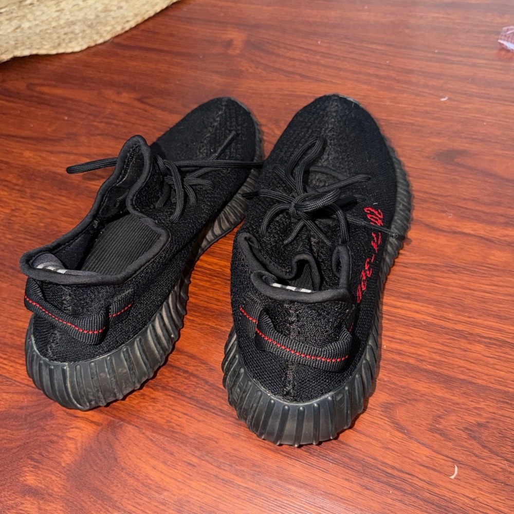 Black Yeezy boost - Picture 3 of 5